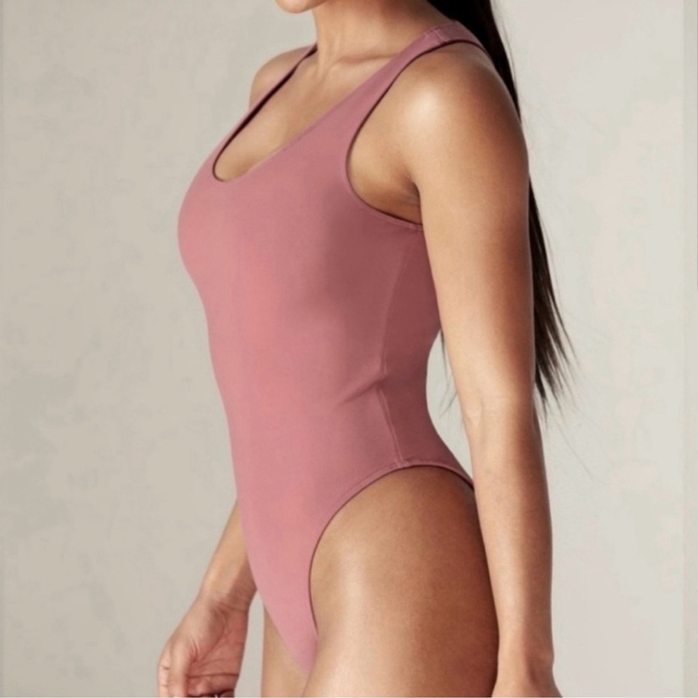 Lululemon Align mauve One-Piece bodysuit size
10